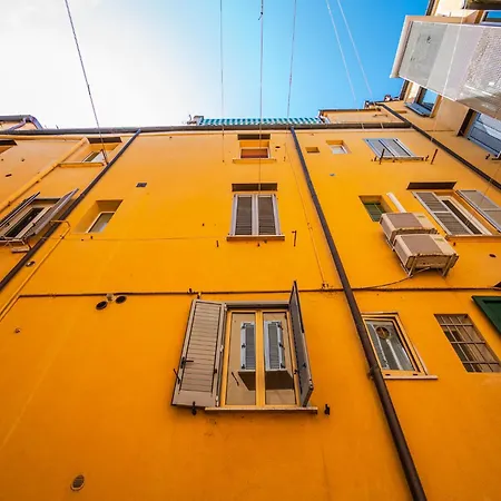 Storia Bolognese, Residenza Alte Mura * Bolonya