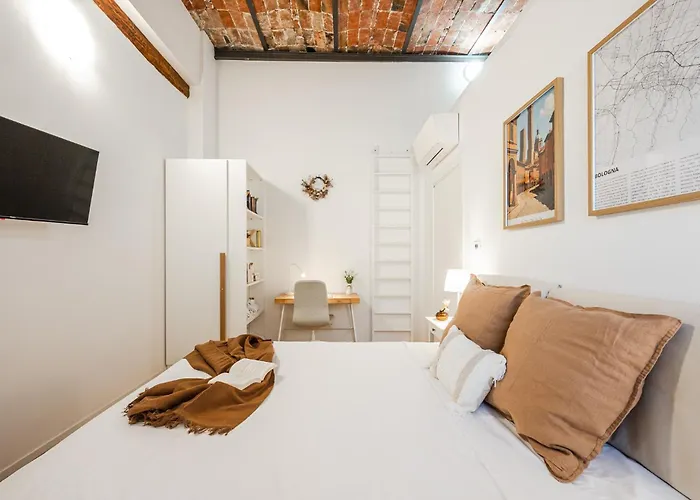 Storia Bolognese, Residenza Alte Mura * بولونيا